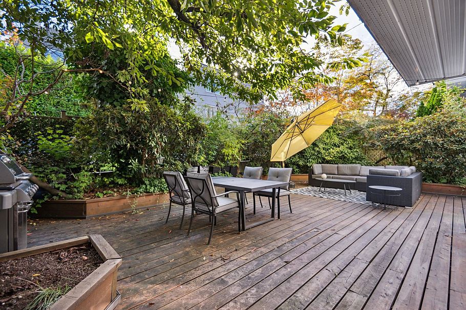 101 1696 W 10th Avenue Vancouver, BC - 1