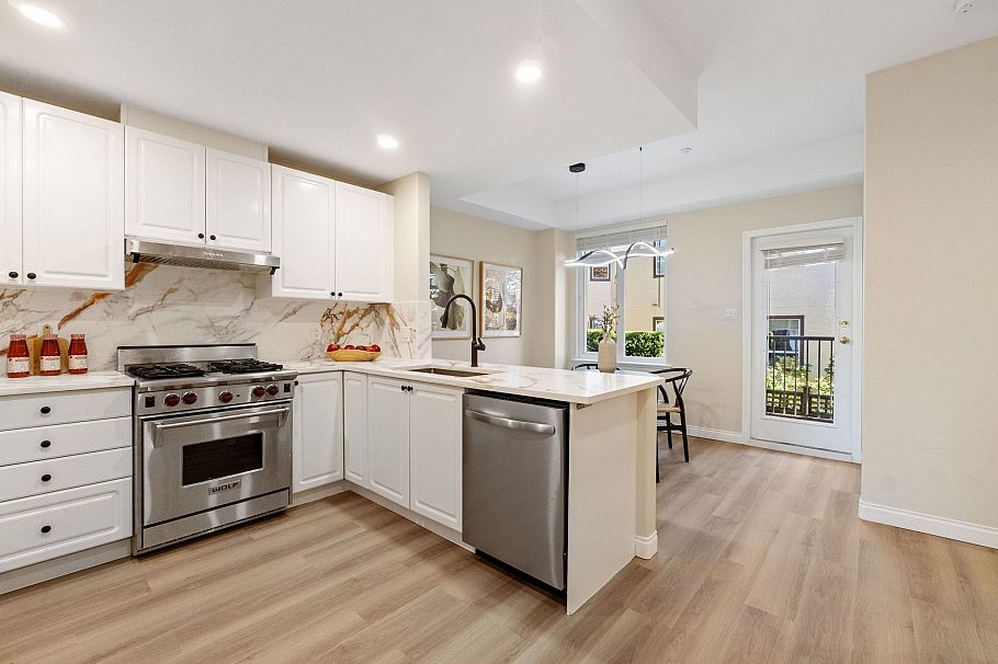 5 119 E 6th Street North Vancouver, BC - 6