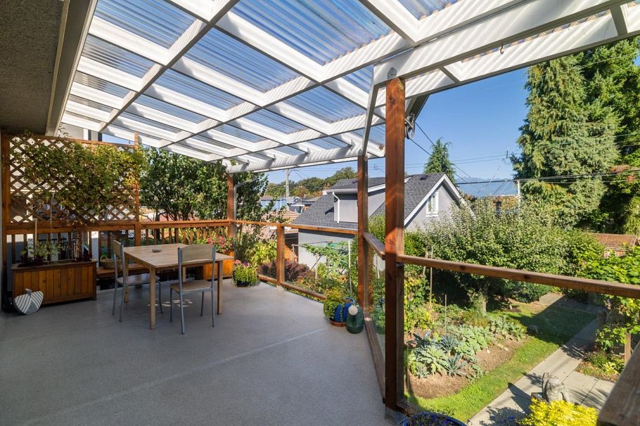 2743 Kitchener Street Vancouver, BC - 24