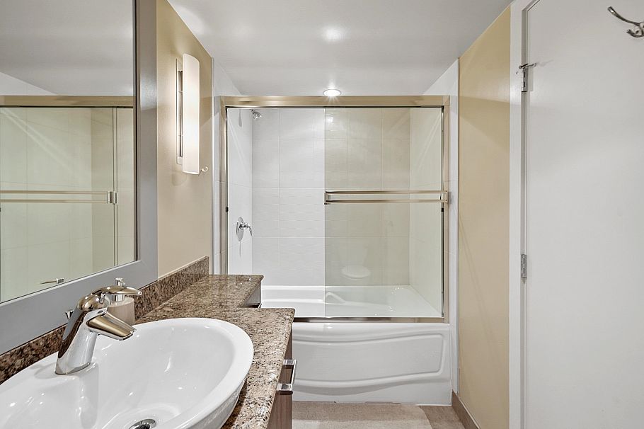 805 683 W Victoria Park North Vancouver, BC - 26