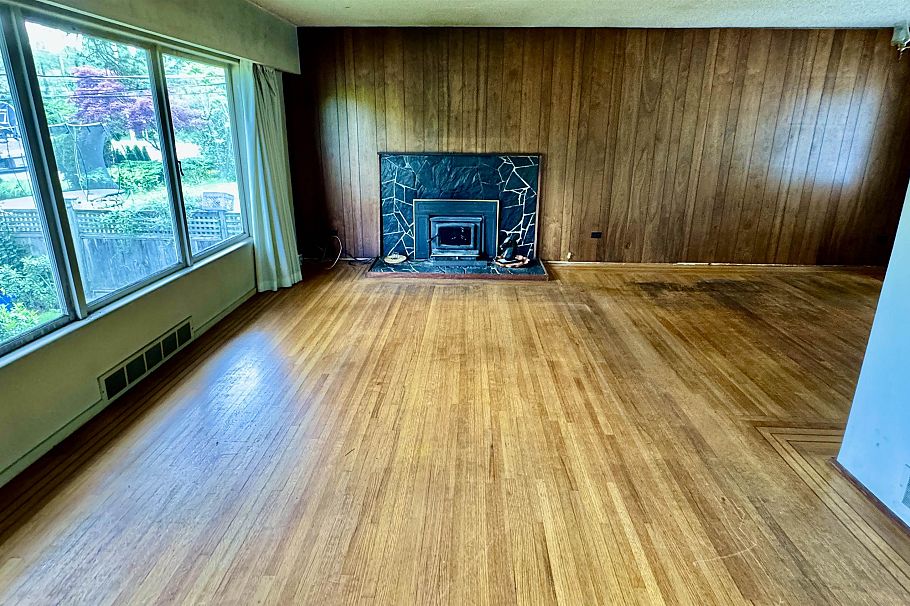 515 W 24th Street North Vancouver, BC - 5