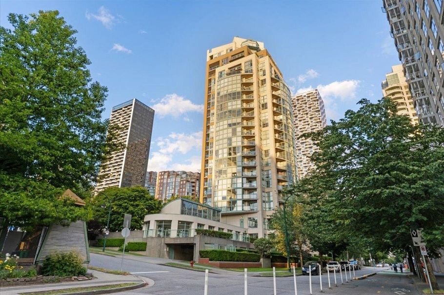 1401 907 Beach Avenue Vancouver, BC - 4