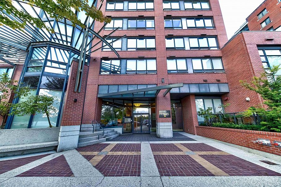 12E 199 Drake Street Vancouver, BC - 2