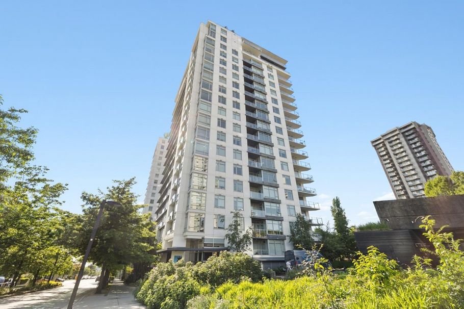 1302 158 W 13th Street North Vancouver, BC - 40