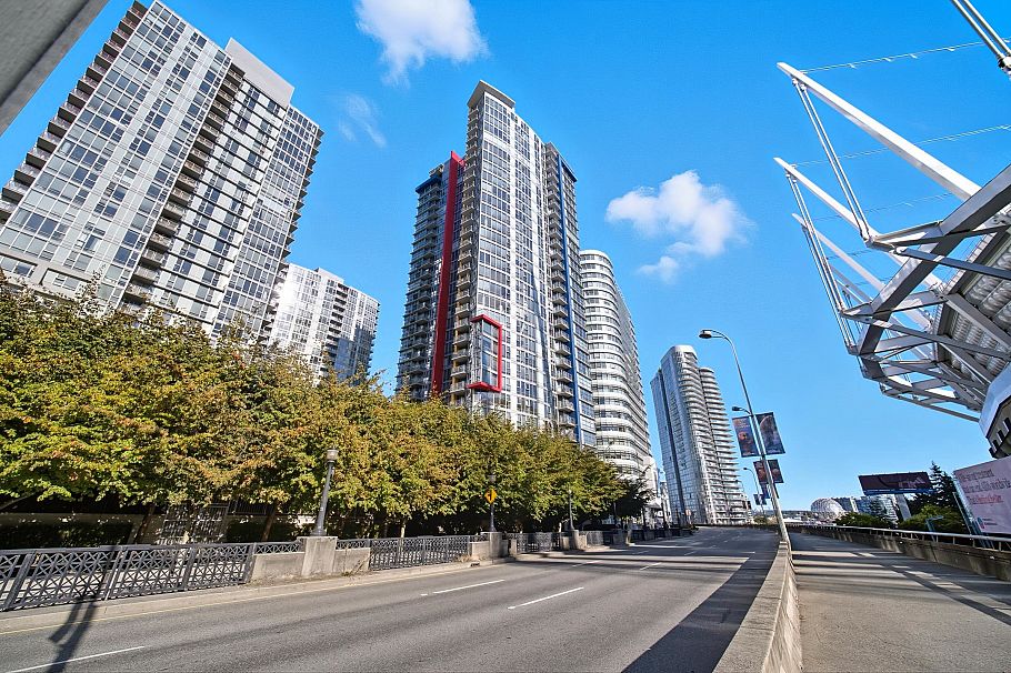 3008 111 W Georgia Street Vancouver, BC - 1