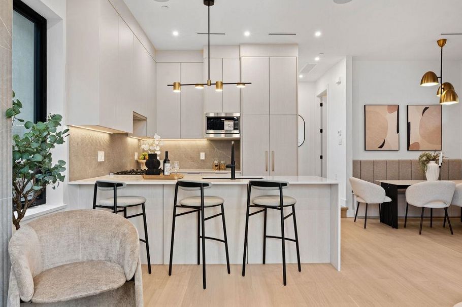 6890 Brooks Street Vancouver, BC - 10