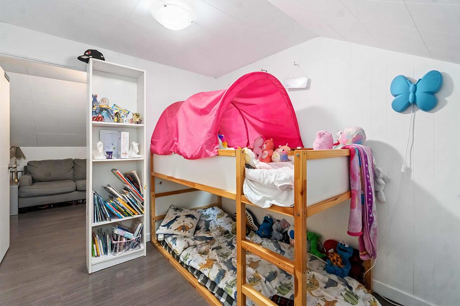 5735 Earles Street Vancouver, BC - 15