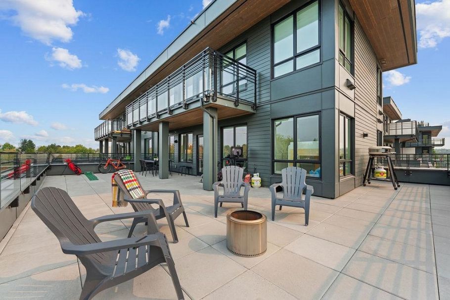 504 2450 Garden Drive Vancouver, BC - 3