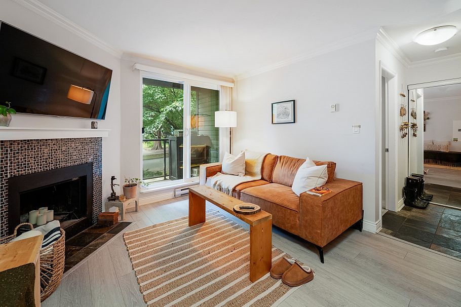 209 1550 Barclay Street Vancouver, BC - 3