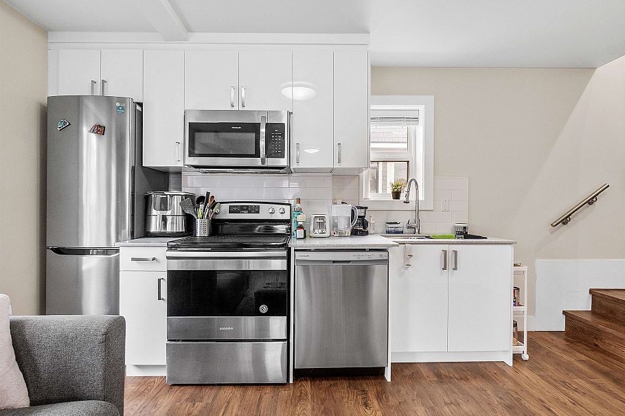 2699 E 7th Avenue Vancouver, BC - 24