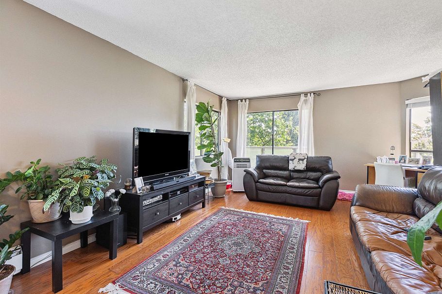 221 210 W 2nd Street North Vancouver, BC - 3