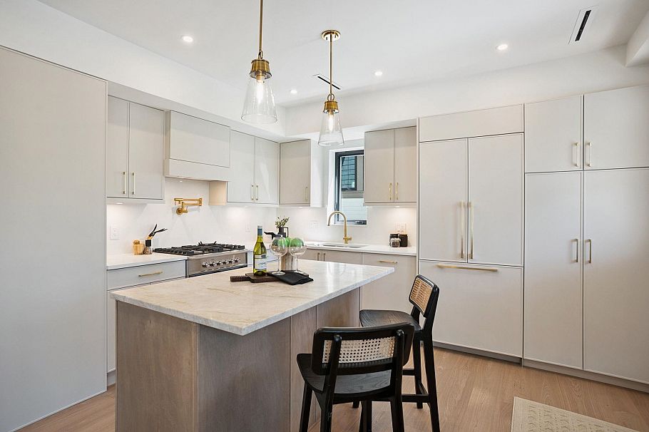 1 1915 E 3rd Avenue Vancouver, BC - 7