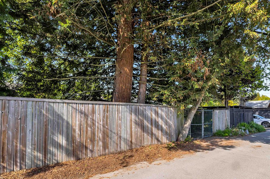 515 W 24th Street North Vancouver, BC - 20