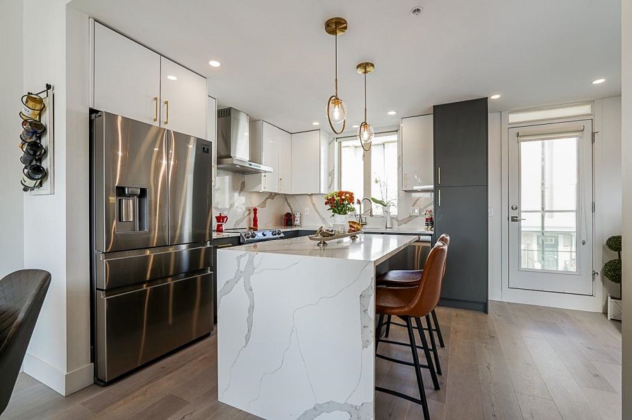 76 728 W 14th Street North Vancouver, BC - 11