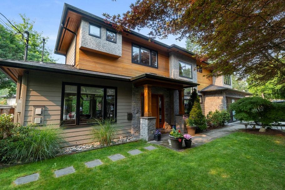3365 Edgemont Boulevard North Vancouver, BC - 27
