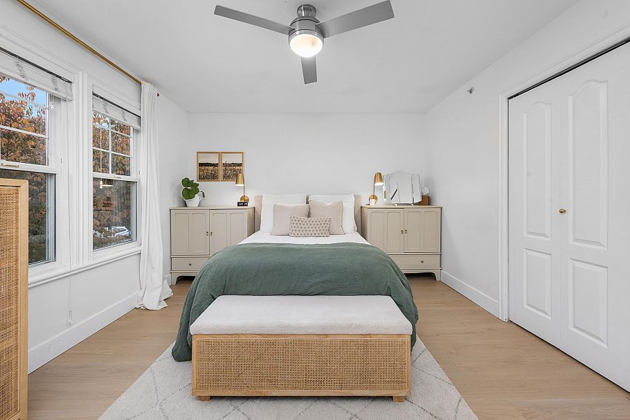 2888 Glen Drive Vancouver, BC - 26