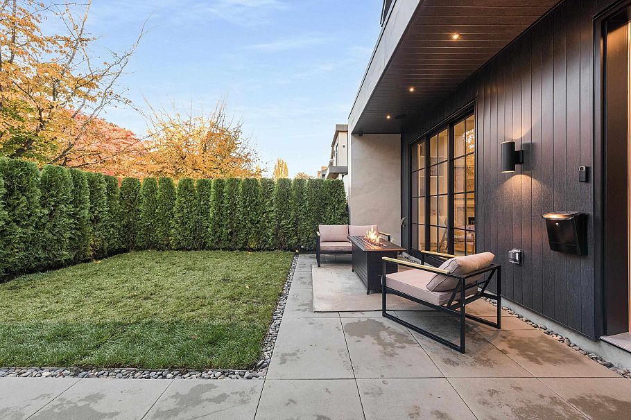 1 240 E 37th Avenue Vancouver, BC - 8