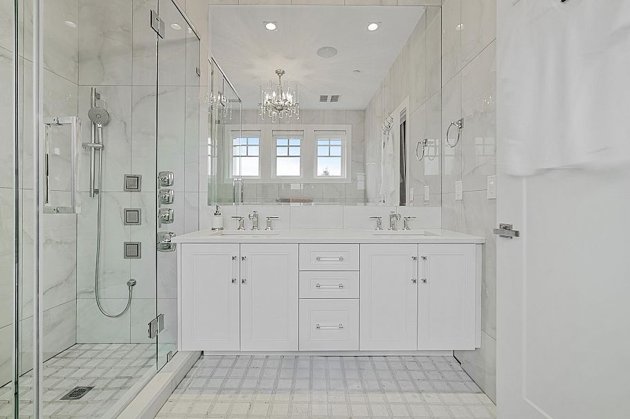 1895 W 60th Avenue Vancouver, BC - 15