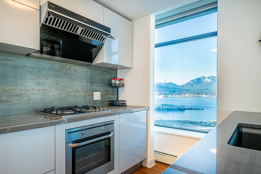 2401 108 W Cordova Street Vancouver, BC - 24