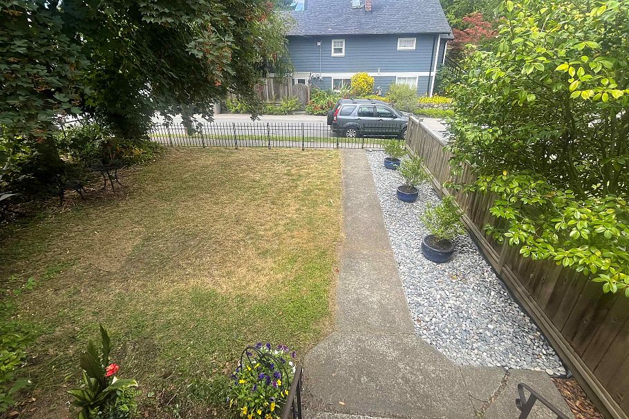 1688 E 29th Avenue Vancouver, BC - 2