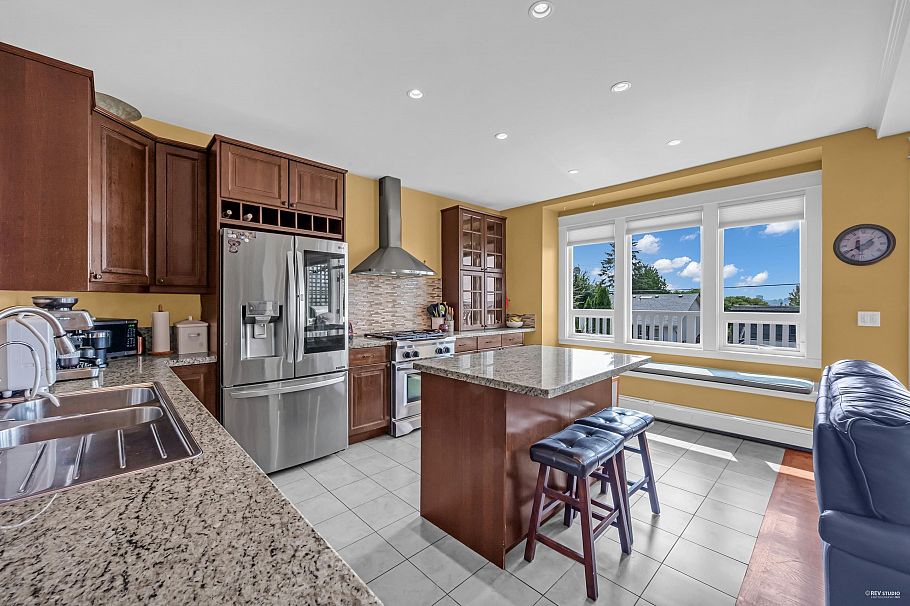 255 W 6th Street North Vancouver, BC - 13