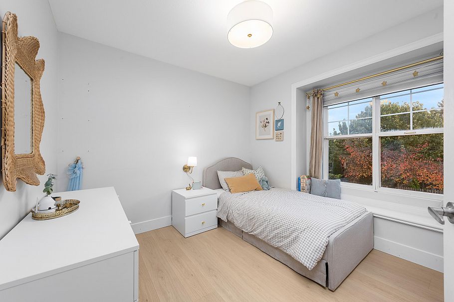 2888 Glen Drive Vancouver, BC - 33