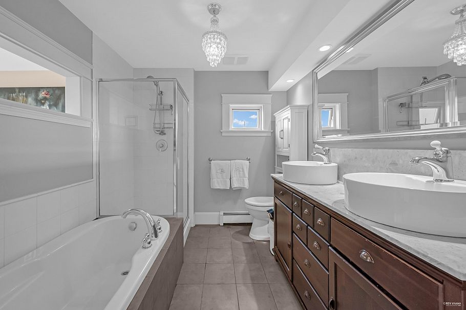 255 W 6th Street North Vancouver, BC - 22