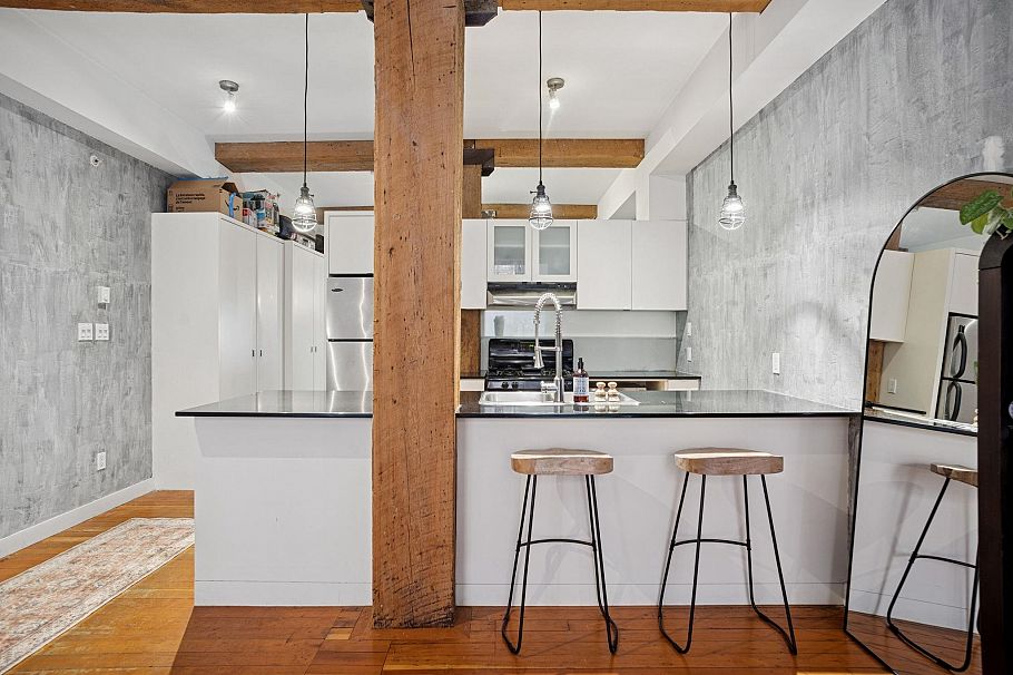 204 310 Water Street Vancouver, BC - 4