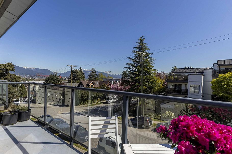 12 2223 Prince Edward Street Vancouver, BC - 2