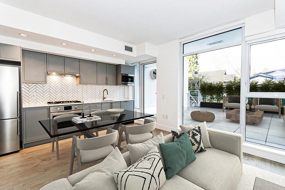 208 2435 Kingsway Street Vancouver, BC - 1