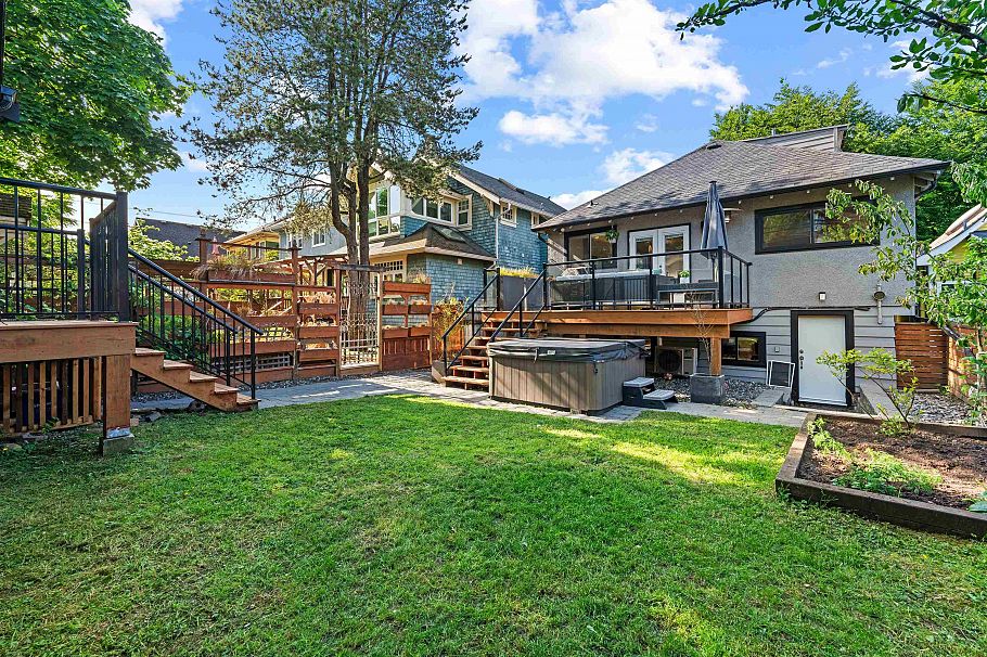 1630 E 13th Avenue Vancouver, BC - 26