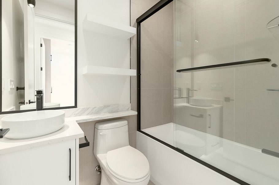 1 2658 Dundas Street Vancouver, BC - 23