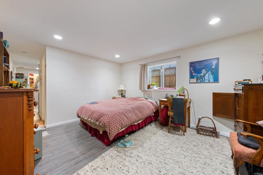 2743 Kitchener Street Vancouver, BC - 20