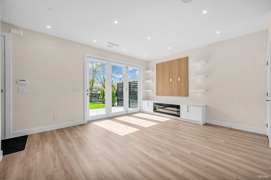 2371 Adanac Street Vancouver, BC - 4