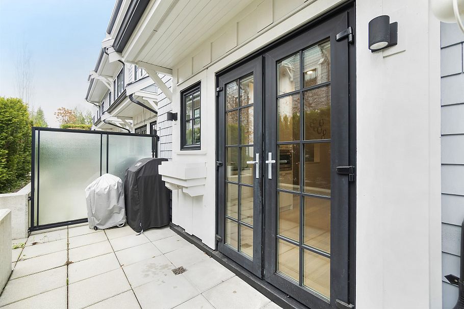 5 1133 Ridgewood Drive North Vancouver, BC - 21