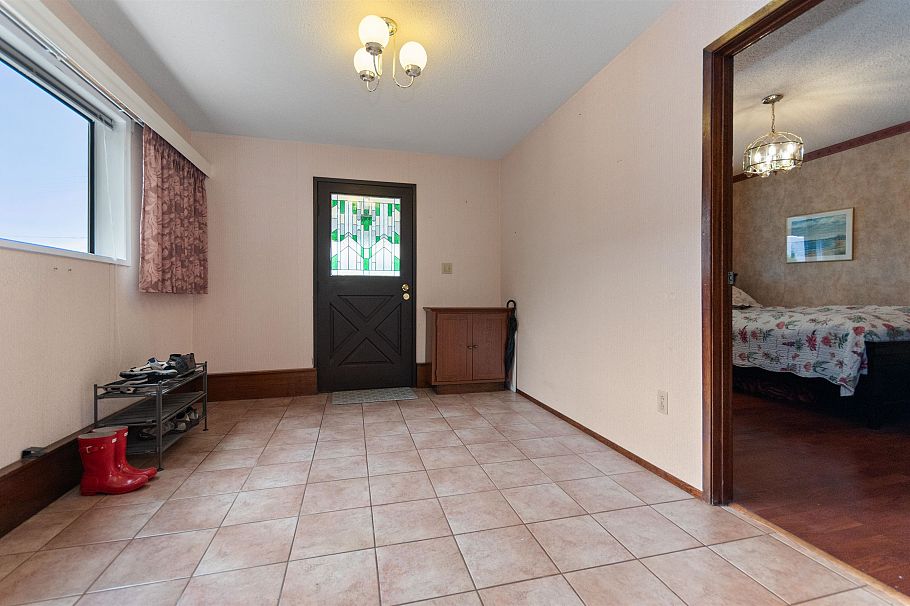 3772 Dollarton Highway North Vancouver, BC - 32