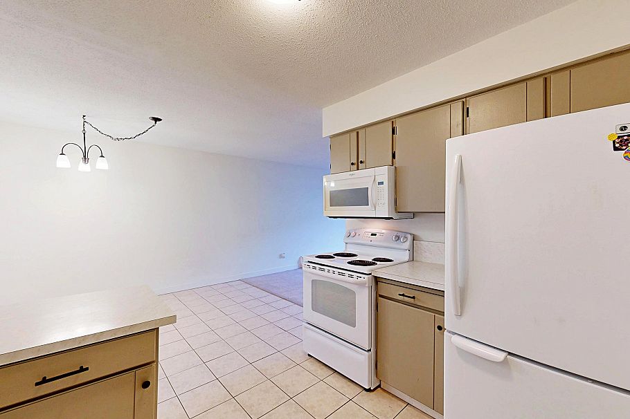 206 138 W 18th Street North Vancouver, BC - 4