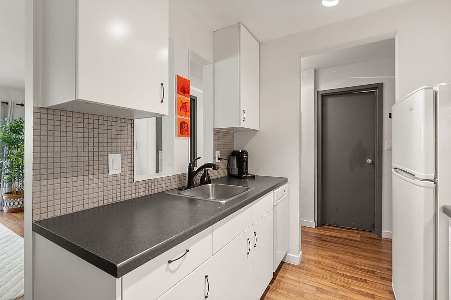 206 2234 Prince Albert Street Vancouver, BC - 9