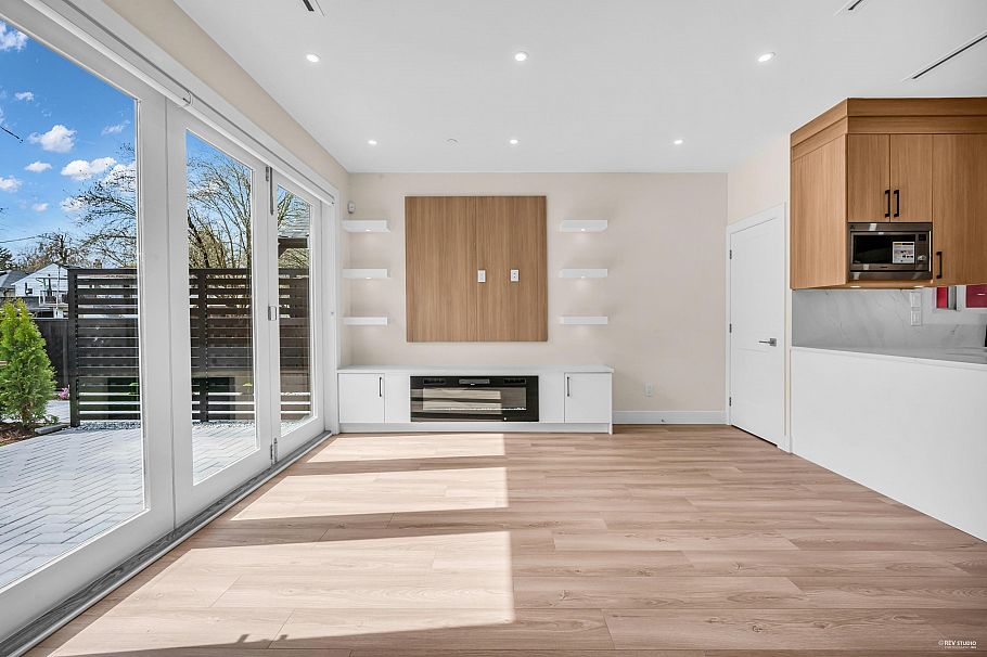 2371 Adanac Street Vancouver, BC - 5