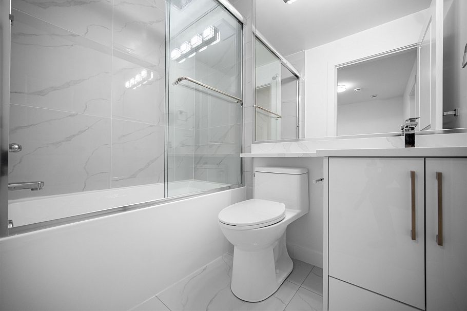 2074 E 50th Avenue Vancouver, BC - 13