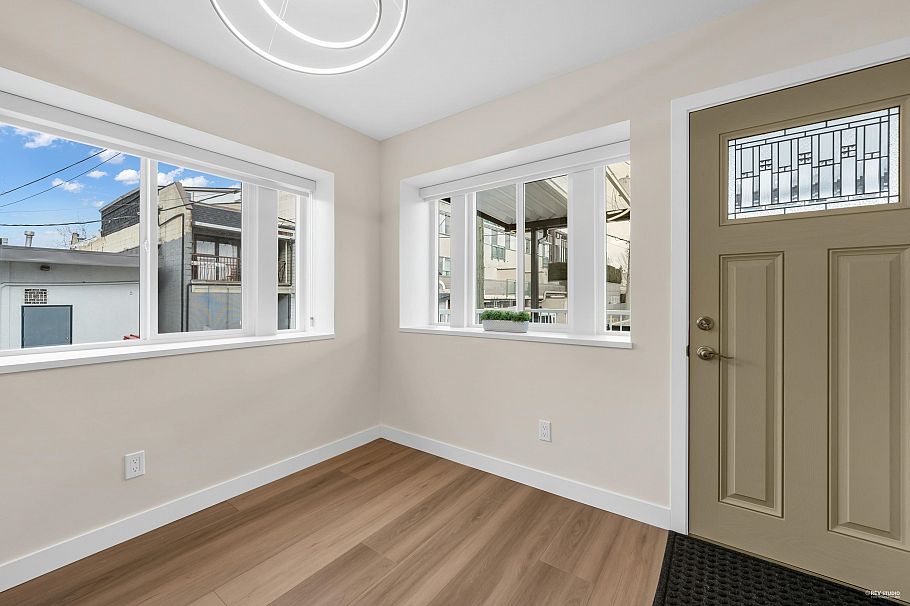 719 E 27th Avenue Vancouver, BC - 11