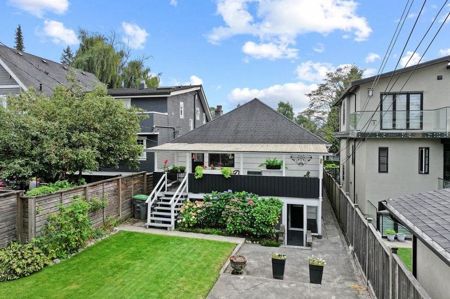 2865 W 33rd Avenue Vancouver, BC - 34