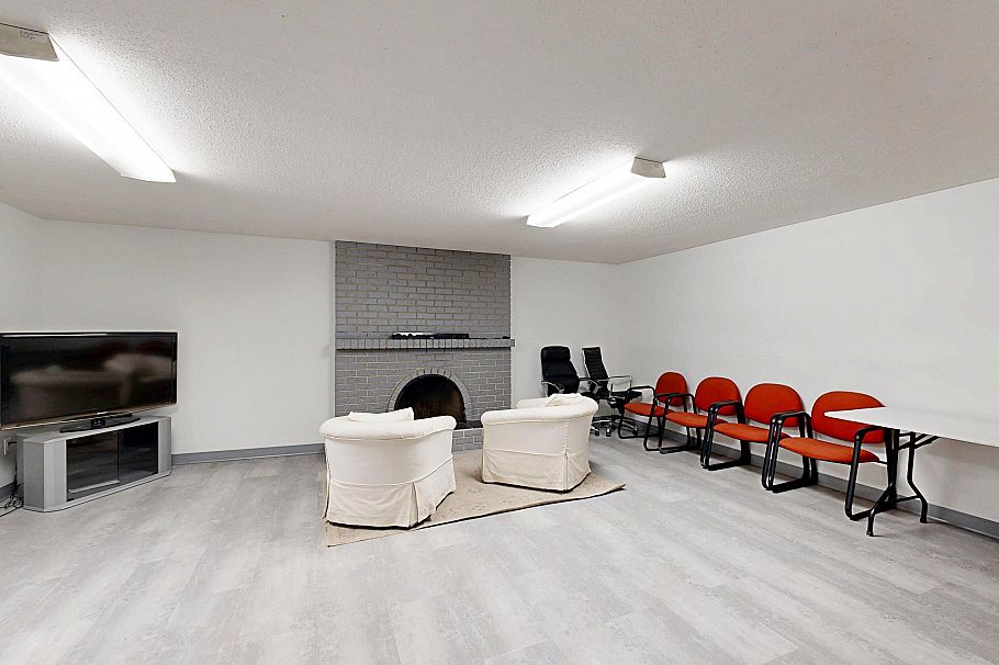 206 138 W 18th Street North Vancouver, BC - 23