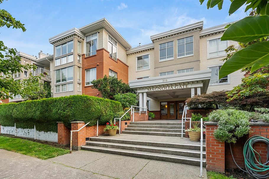 212 360 E 36th Avenue Vancouver, BC - 1