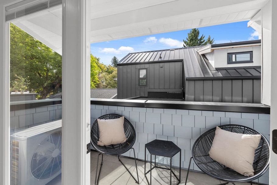 2436 W 49th Avenue Vancouver, BC - 14