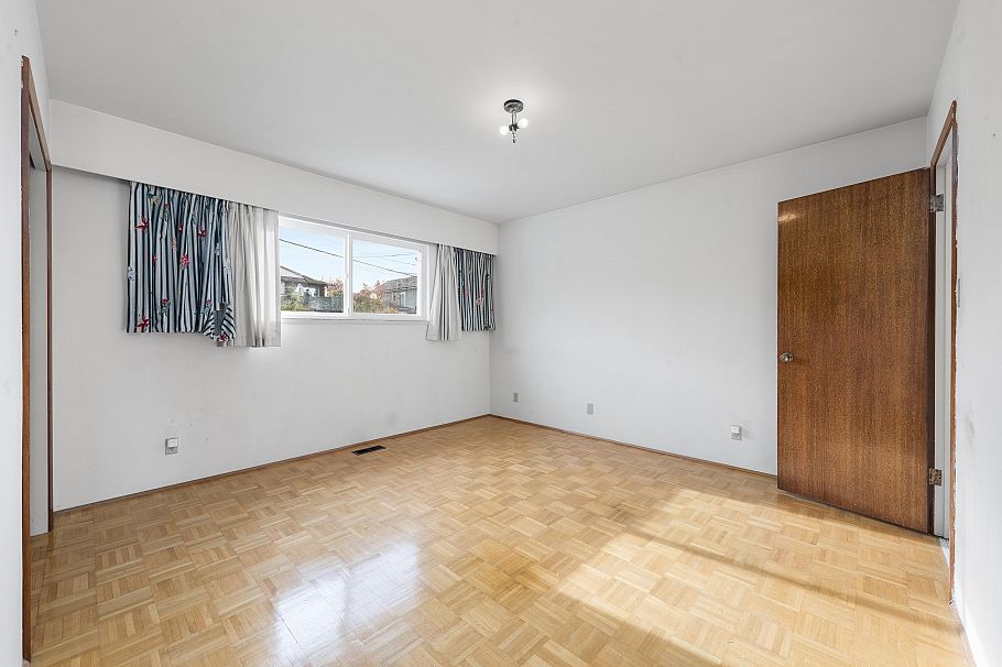 3220 E 19th Avenue Vancouver, BC - 26