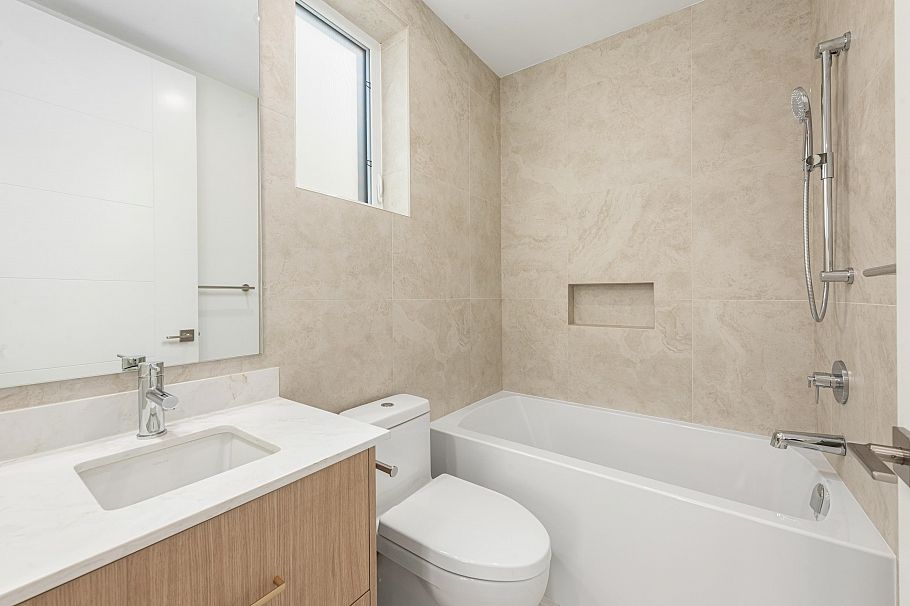 1 2750 W 19th Avenue Vancouver, BC - 26