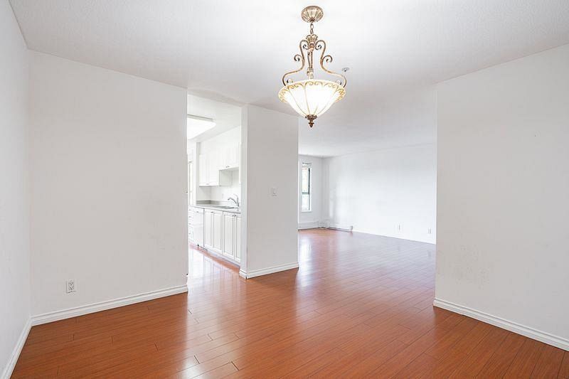 211 223 Mountain Highway North Vancouver, BC - 5