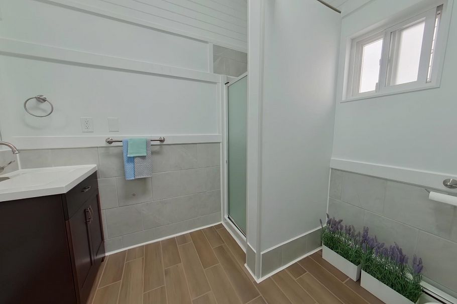 4427 W 16th Avenue Vancouver, BC - 10