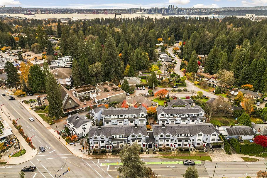 5 1133 Ridgewood Drive North Vancouver, BC - 2